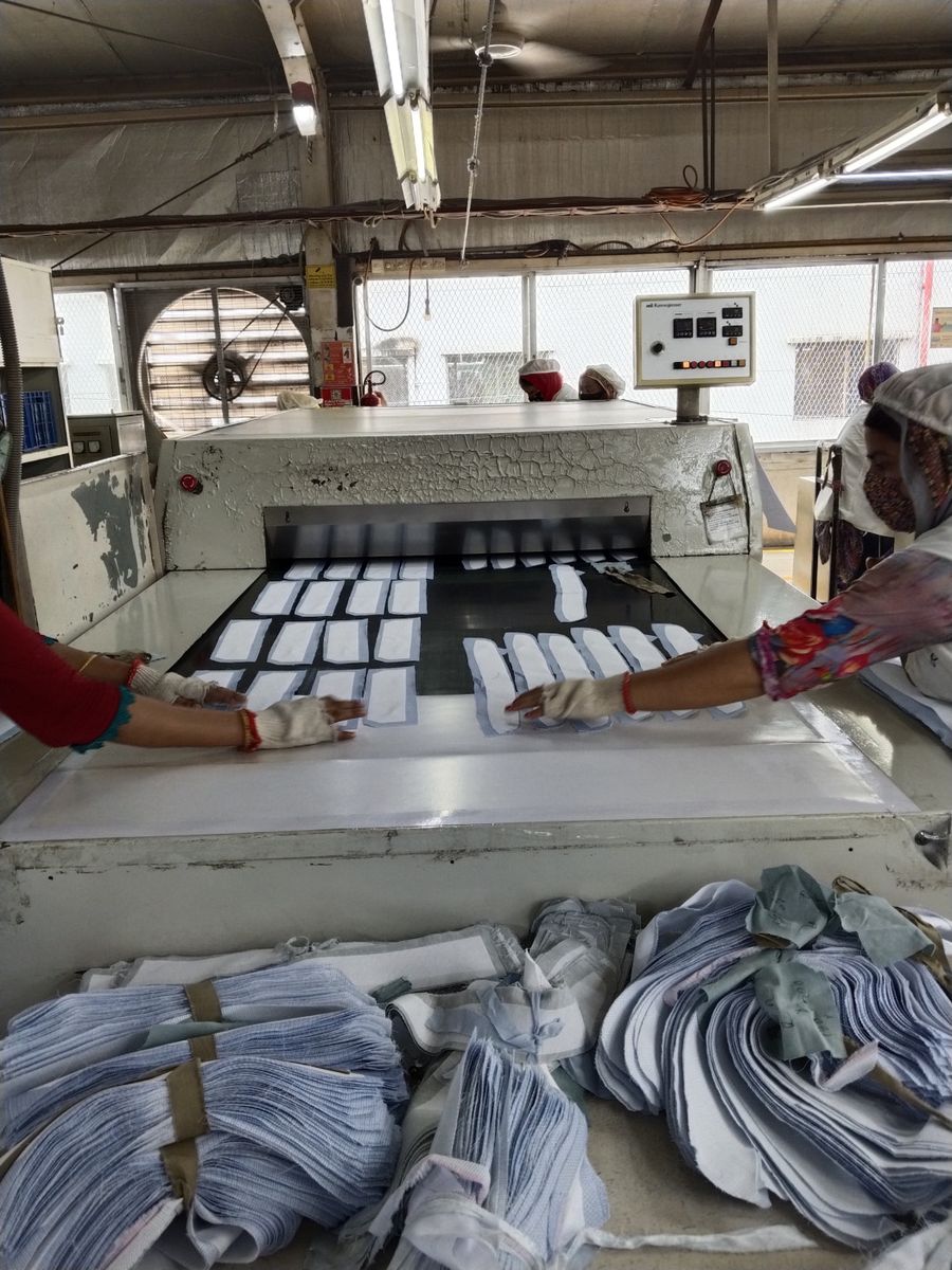 Collar and cuff fusing machine