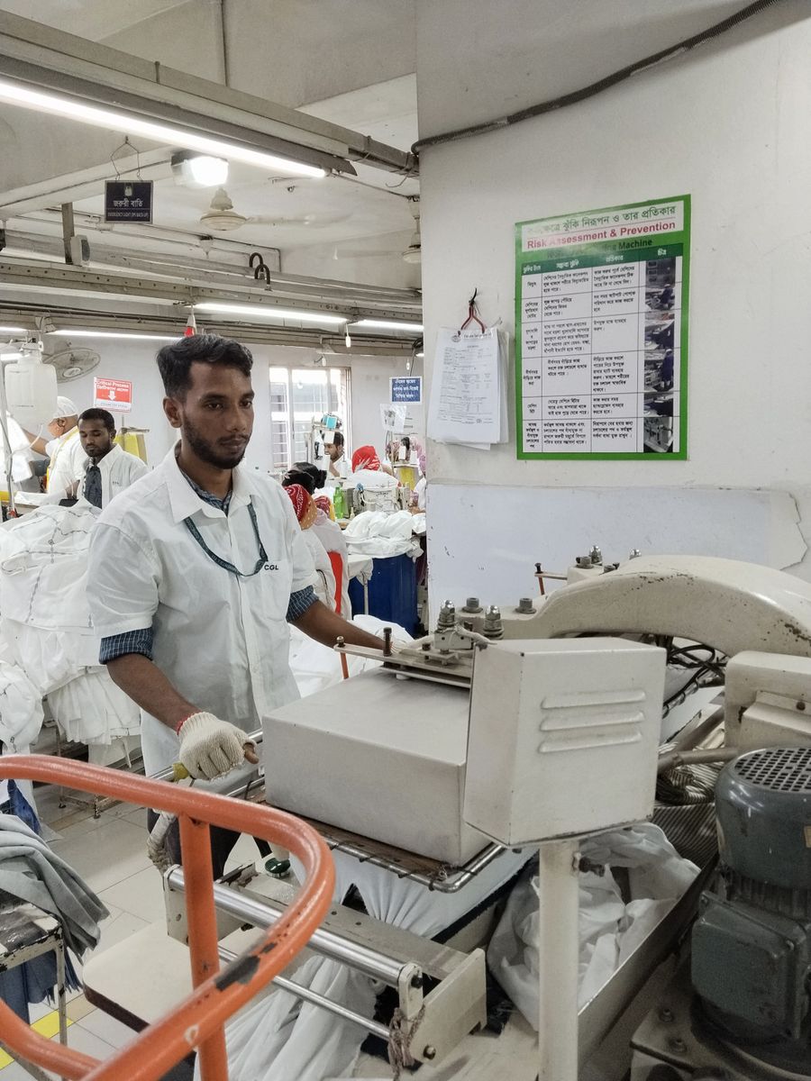 Placket fusing machine