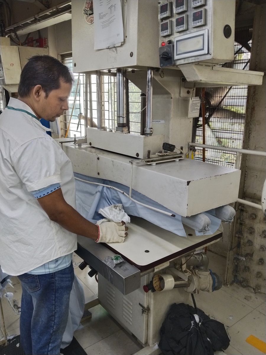 Side-seam fusing machine