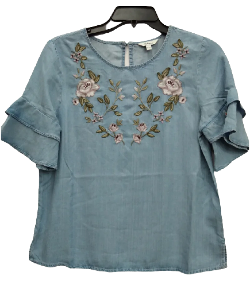 Ladies' woven blouse made by Concorde Garments